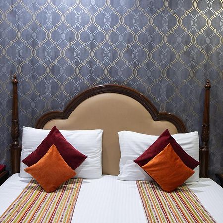 Hotel Sunstar Grand Дели Экстерьер фото