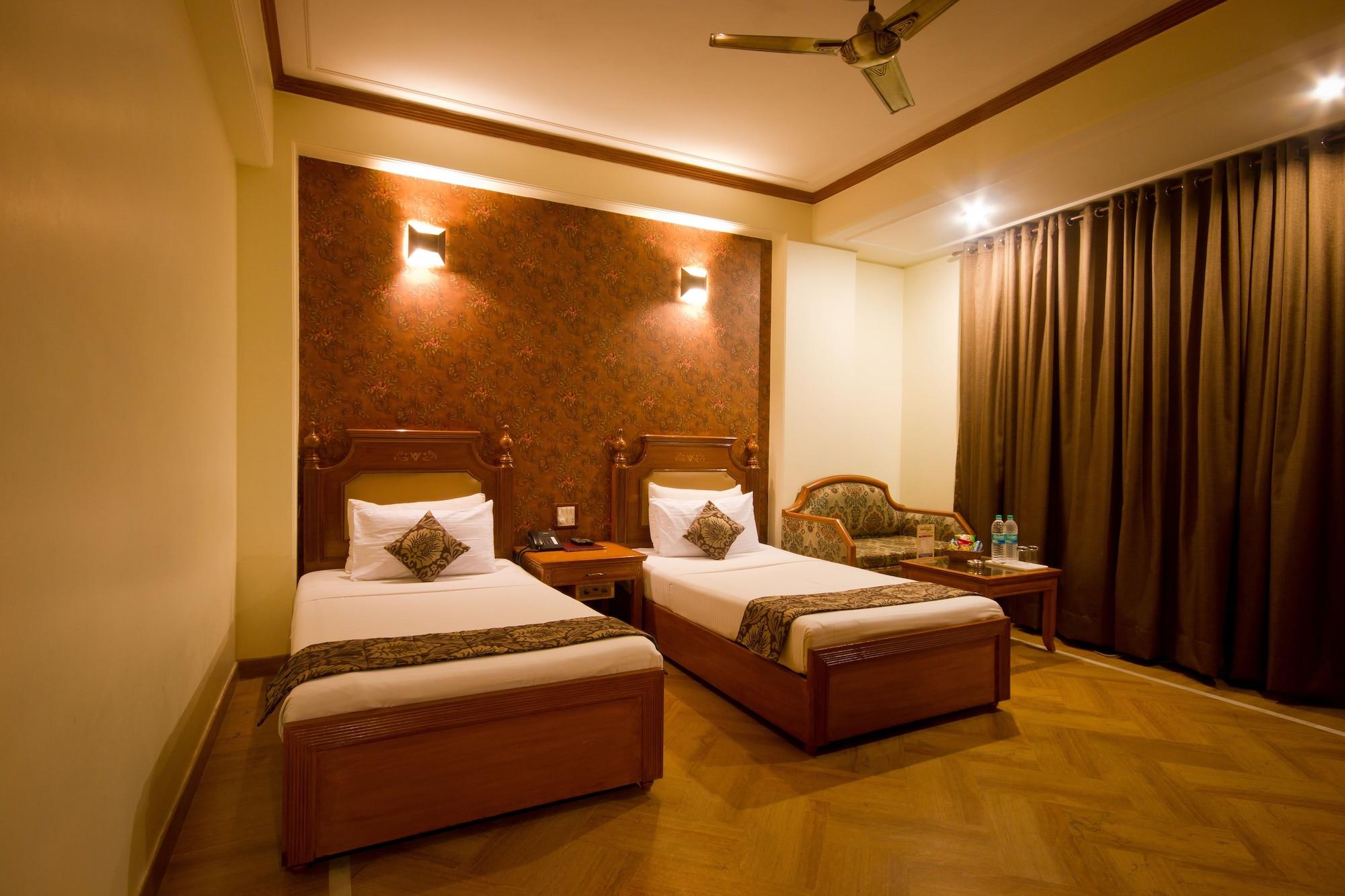 Hotel Sunstar Grand Дели Экстерьер фото
