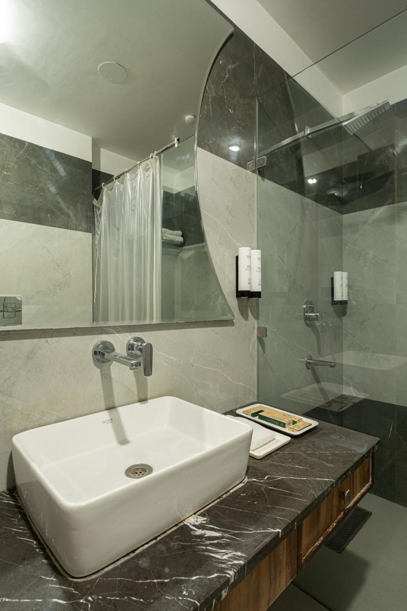 Hotel Sunstar Grand Дели Экстерьер фото