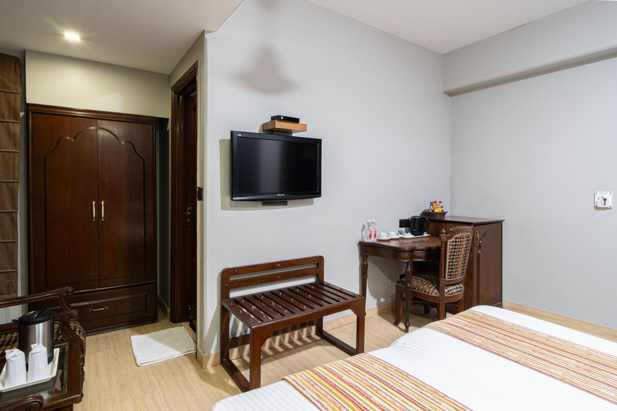 Hotel Sunstar Grand Дели Экстерьер фото