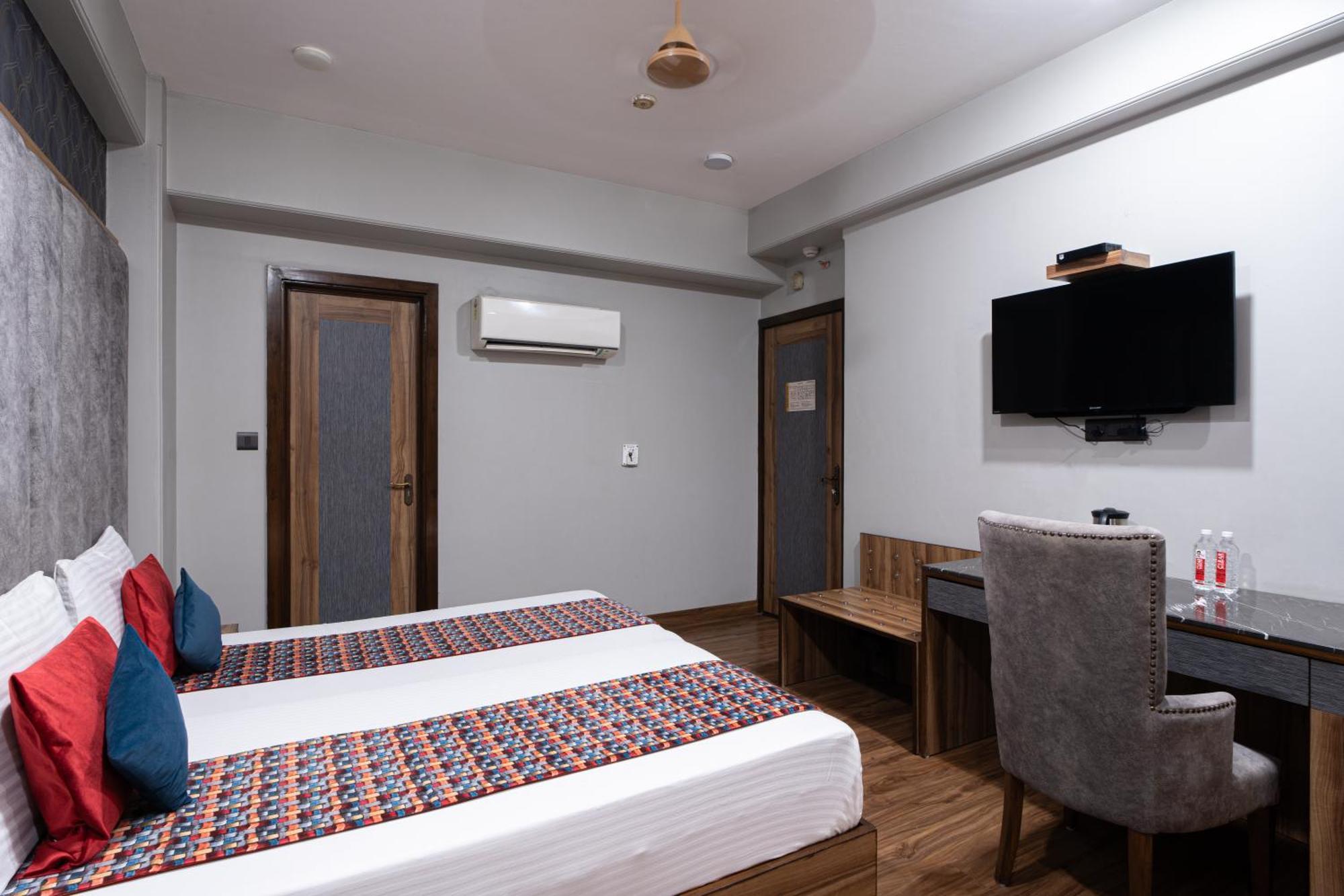 Hotel Sunstar Grand Дели Экстерьер фото