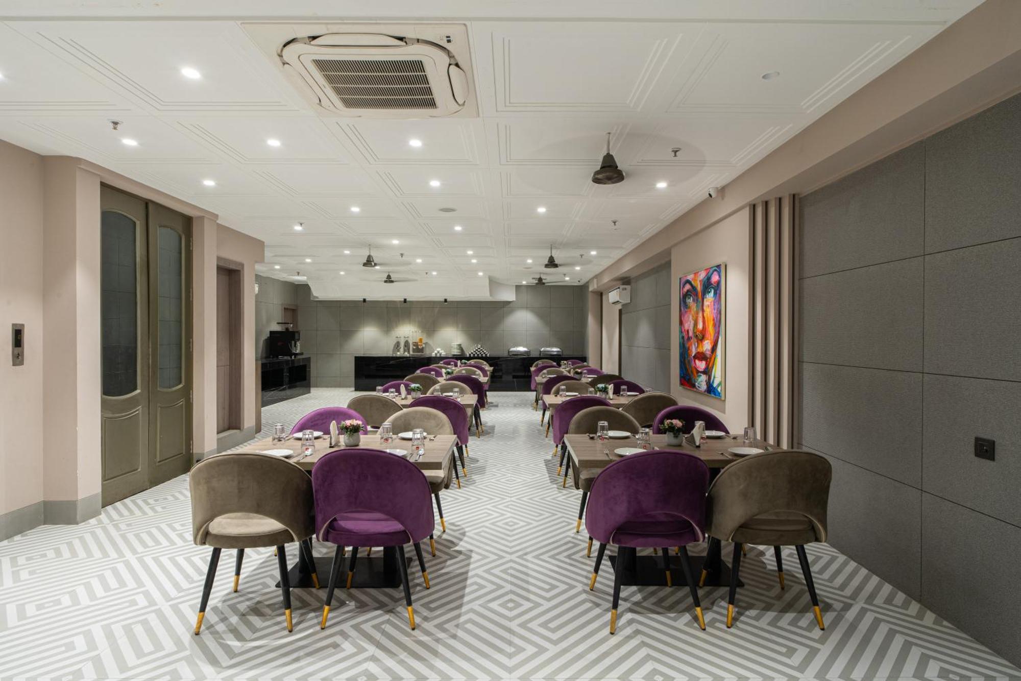 Hotel Sunstar Grand Дели Экстерьер фото