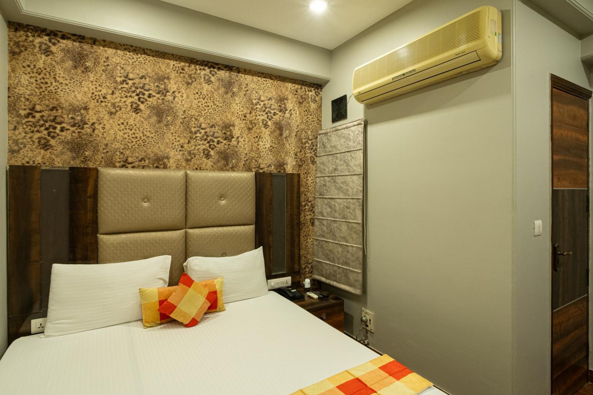 Hotel Sunstar Grand Дели Экстерьер фото
