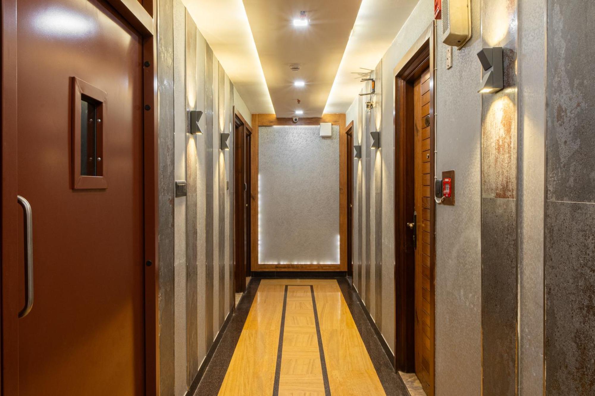Hotel Sunstar Grand Дели Экстерьер фото