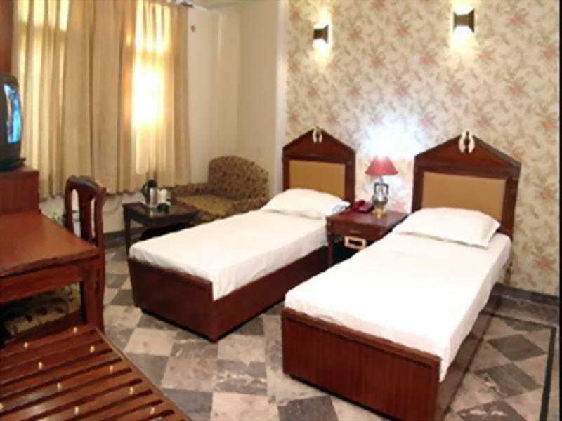 Hotel Sunstar Grand Дели Экстерьер фото