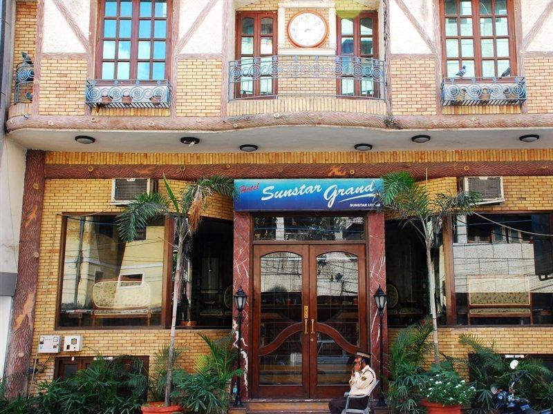 Hotel Sunstar Grand Дели Экстерьер фото